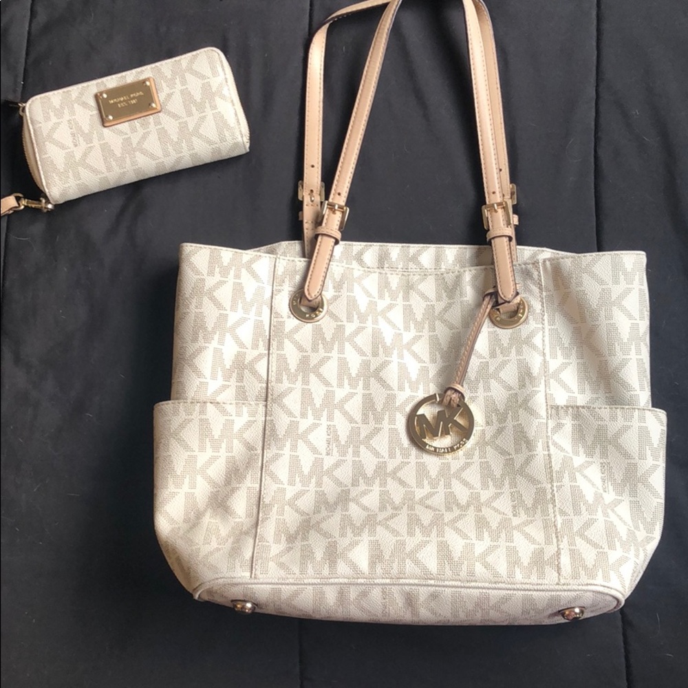 Michael Kors bag & wristlet/wallet (authentic) - Picture 2 of 6